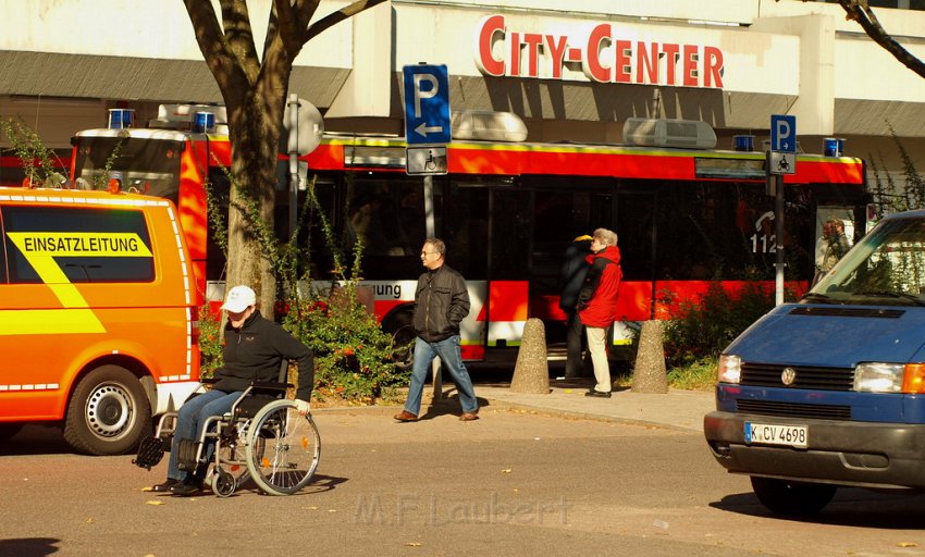 Feuer 3 Koeln Chorweiler Liverpoolerplatz P113.JPG